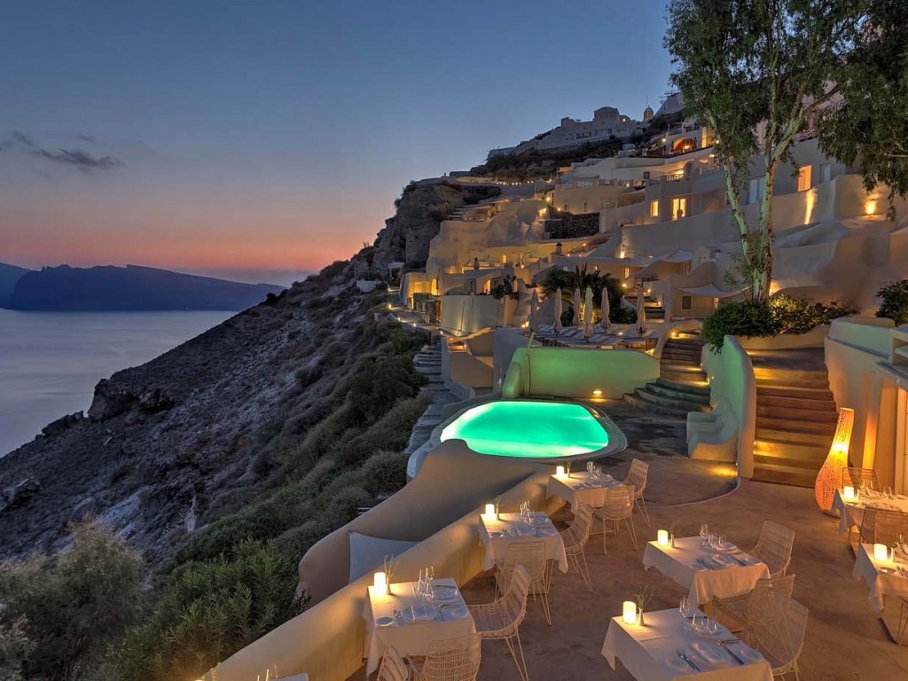 Santorini Cliff Hotel Among Top 10 CNT List (photos) | Protothemanews.com