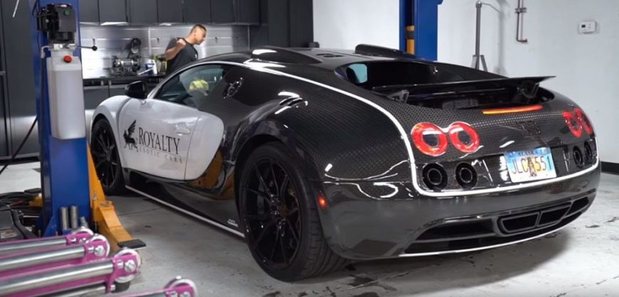 How much does it cost to change oil in a Bugatti Veyron! (video