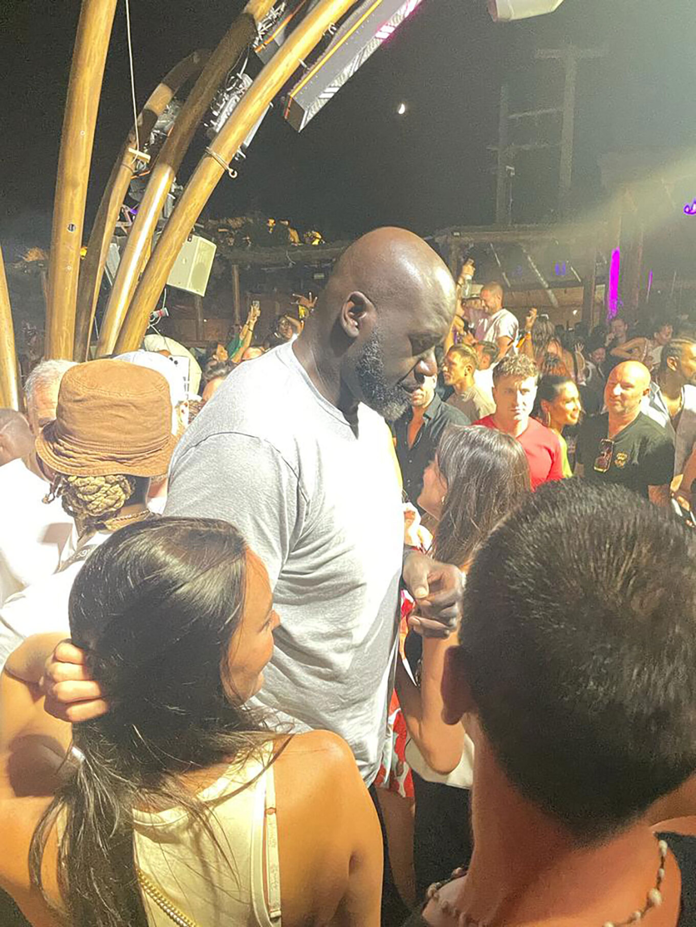 Watch Shaquille ONeal Rock Mykonos As A DJ This Is Sparta This