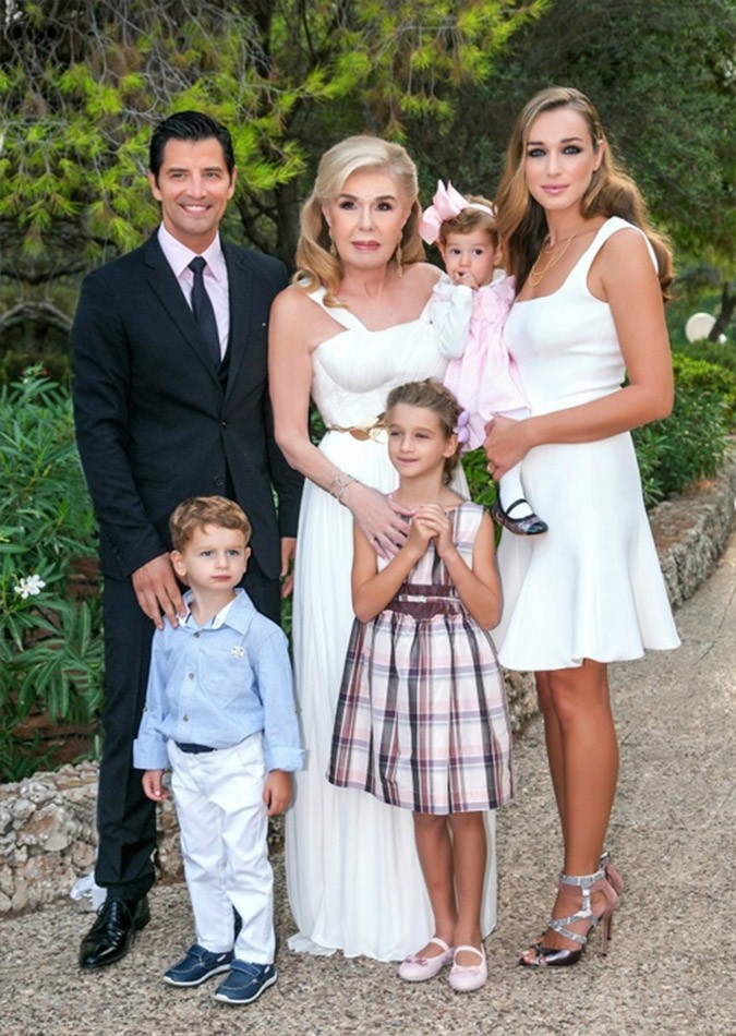 Сакис рувас фото с женой и детьми сейчас