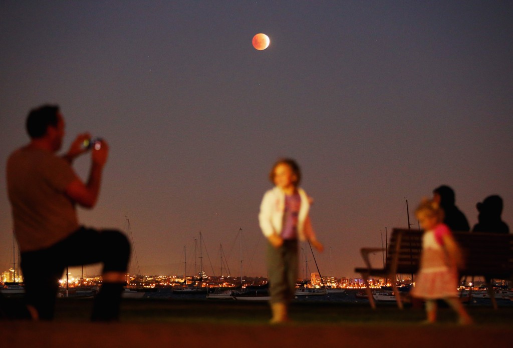 Image: 'Blood Moon' Appears In Melbourne Skies