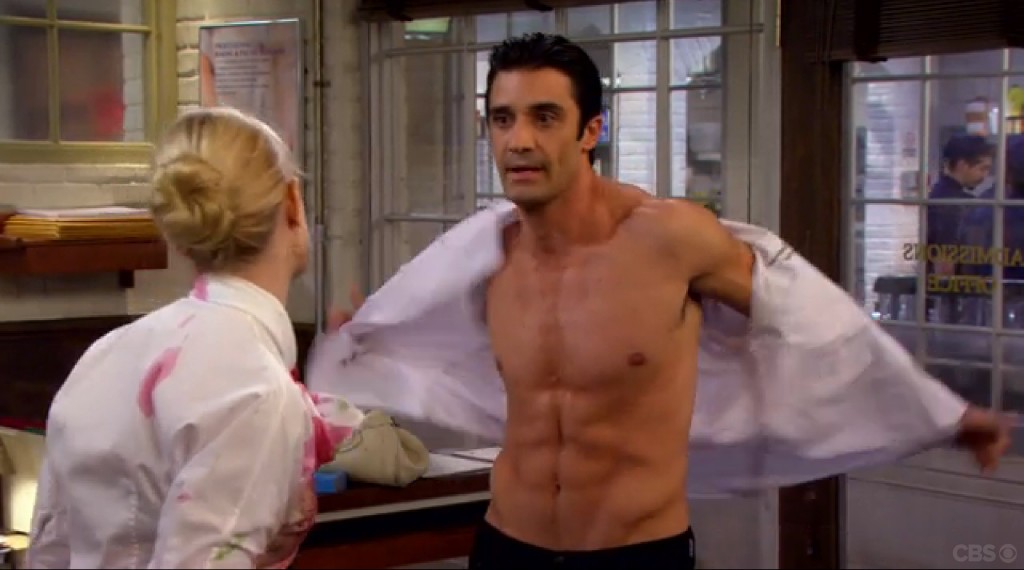 gilles-marini-shirtless-2-broke-girls-5