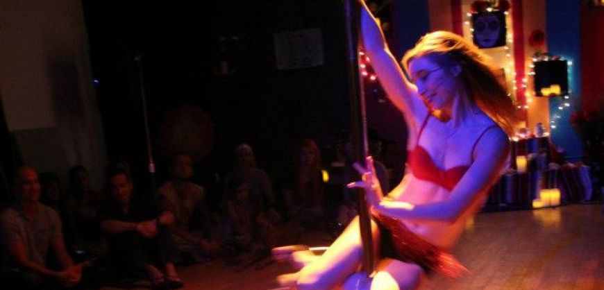 Snowdens Pole Dancing Girlfriend Is With Him In Russia Photos Video