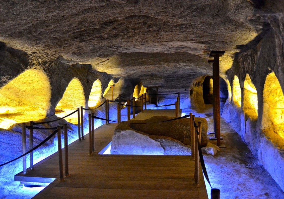 Milos Catacombs A Must See Attraction Of Great Historical Value   Milosmak 