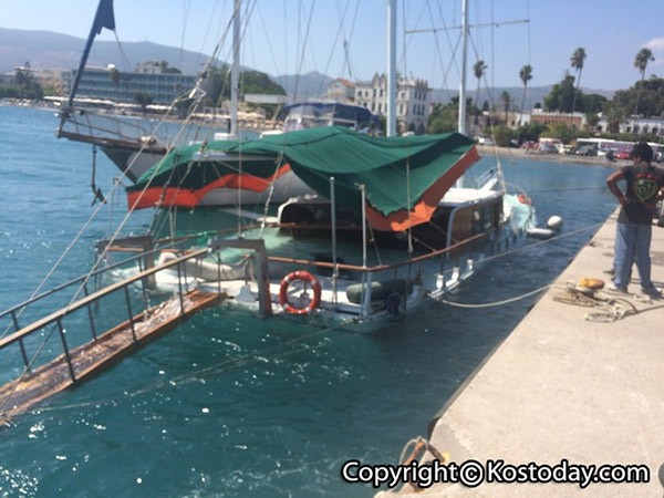 Watch Turkish migrant-smuggling sailboat sink off Kos (pics+vid ...