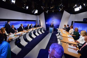 Sparks fly only at the end of Greek pol leaders debate 