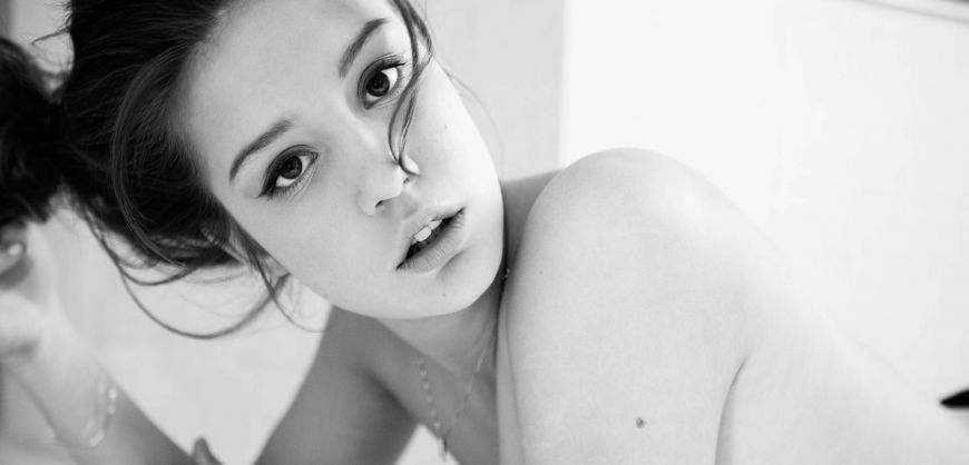 Adele Exarchopoulos naked in a video directed by Louis de 