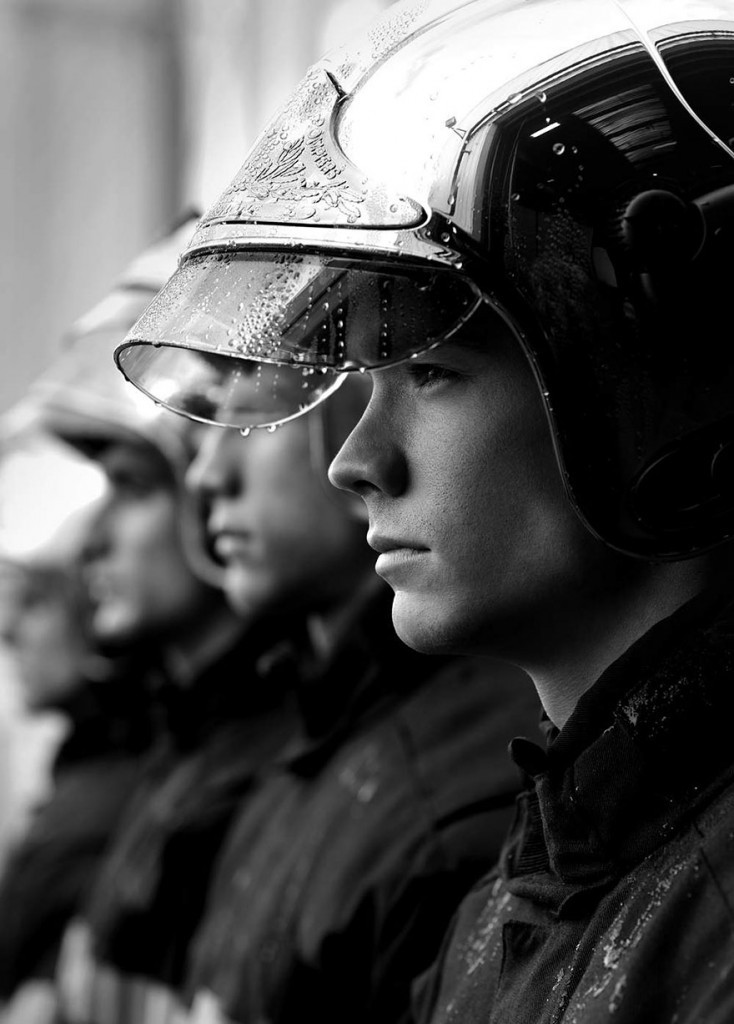 french-firemen-calendar-2016-pompiers-sans-frontieres-fred-goudon-16