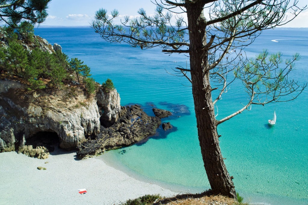 ile-vierge-beach-in-crozon-france-best-beaches-in-europe
