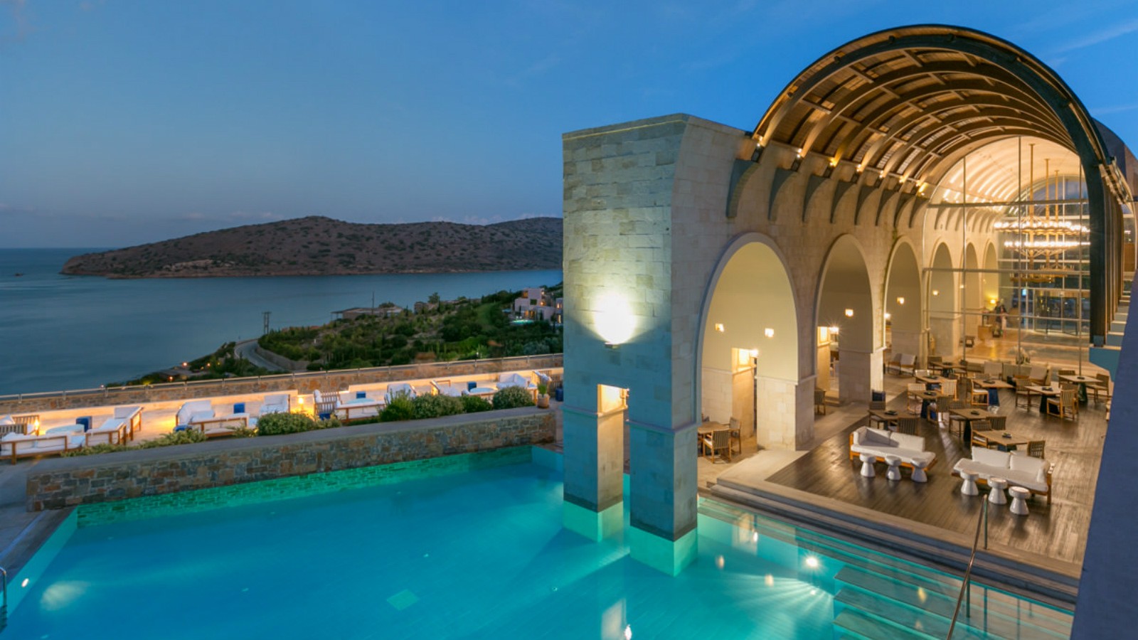 Which are the best Greek hotels for wedding venues? | protothemanews.com