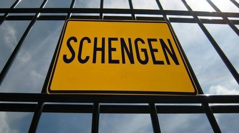 Commission Extends Schengen Controls By 6 Months - Protothema English