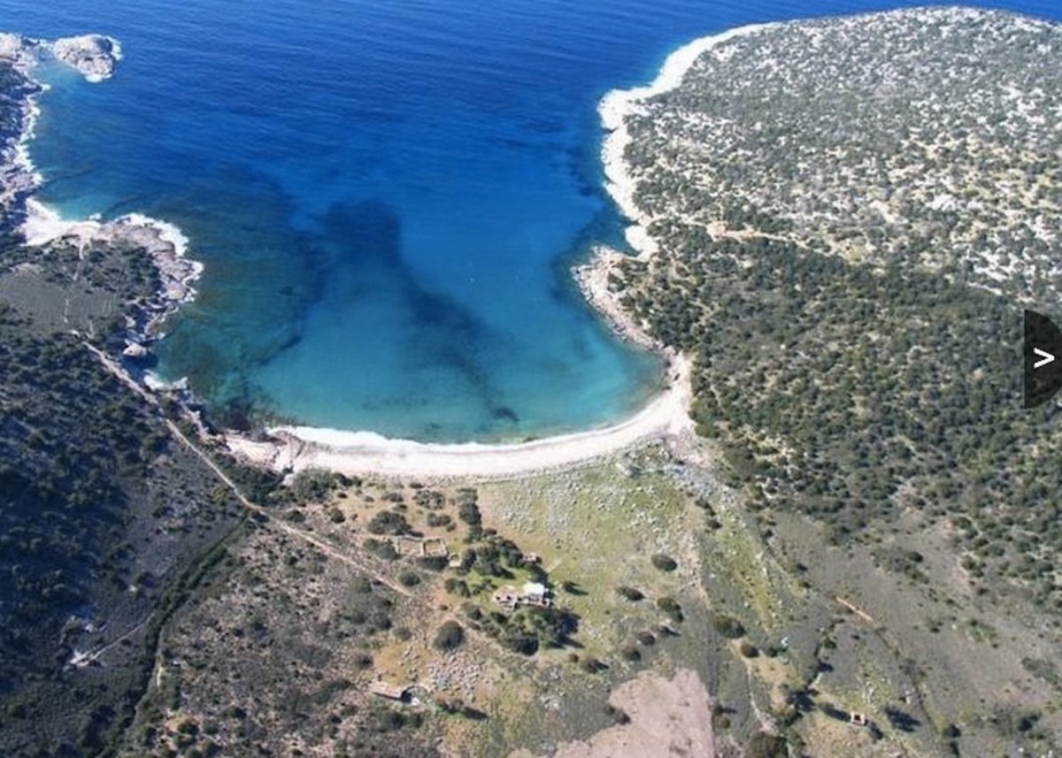 The cheapest Greek islands for sale! (photos)