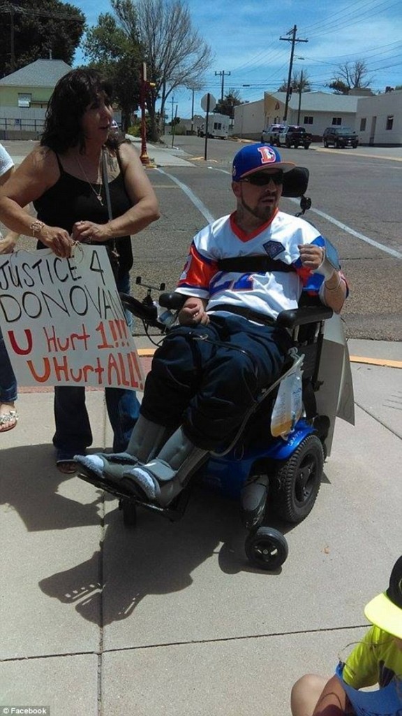 354FEE9C00000578-0-image-a-4_1466003440379