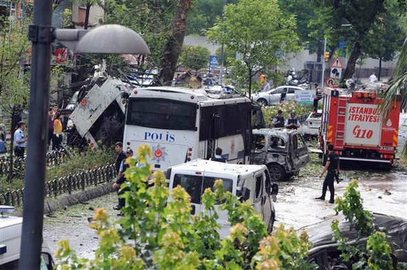 Explosion In Istanbul Leaves At Least 11 Dead (pics+vid ...