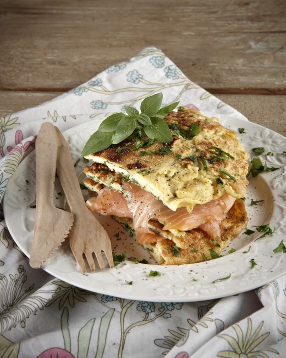 Smoked salmon and fresh herbs breakfast omelette - ProtoThema English