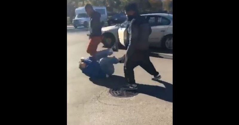 Trump supporter beaten up (graphic video) - ProtoThema English