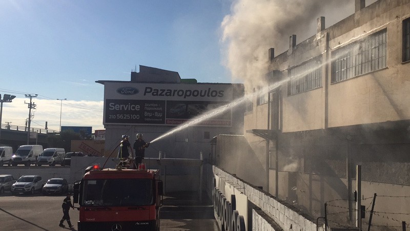 Fire in 3-storey fabrics building in Athens (photos-video) - ProtoThema ...