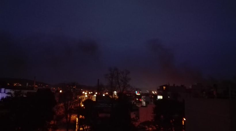 Large fire breaks out at tyre warehouse in Athens (videos) - ProtoThema ...