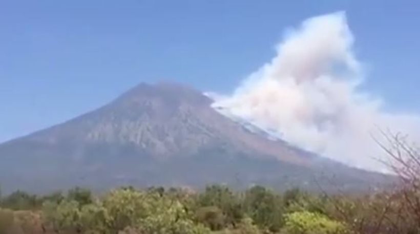 Fears volcano in Bali could erupt after strong earthquake hits ...