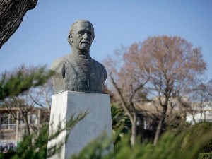 andronikos-statue-thessaloniki