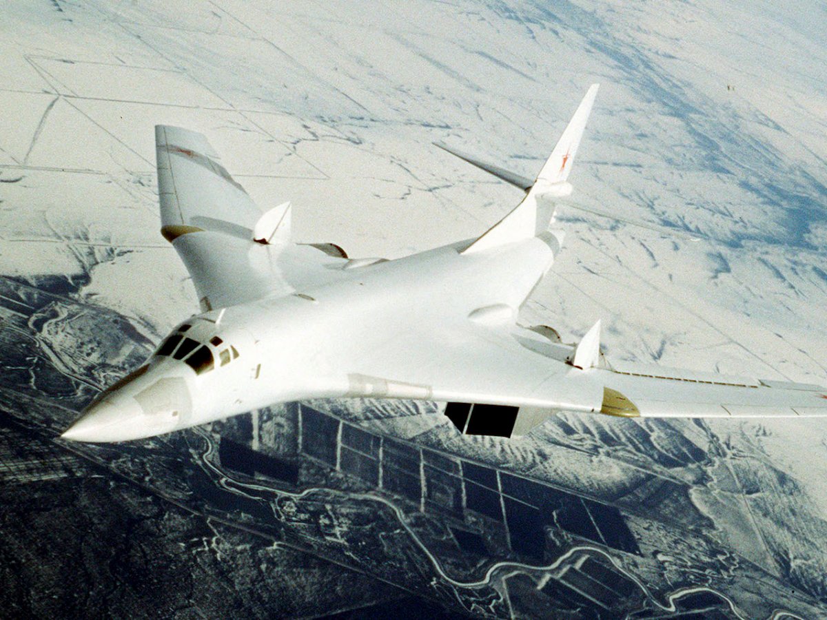 Russia Unveils Its New Tu-160M2 Super-bomber (photos-video ...