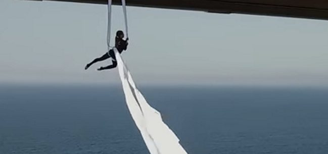 Daredevil dancer in breathtaking performance at Greek bridge (VIDEO ...