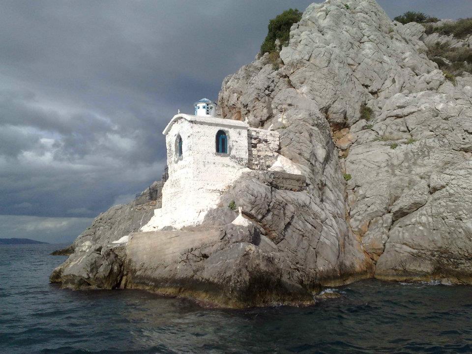 The Greek chapel made of wine & dirt (PHOTO) | protothemanews.com