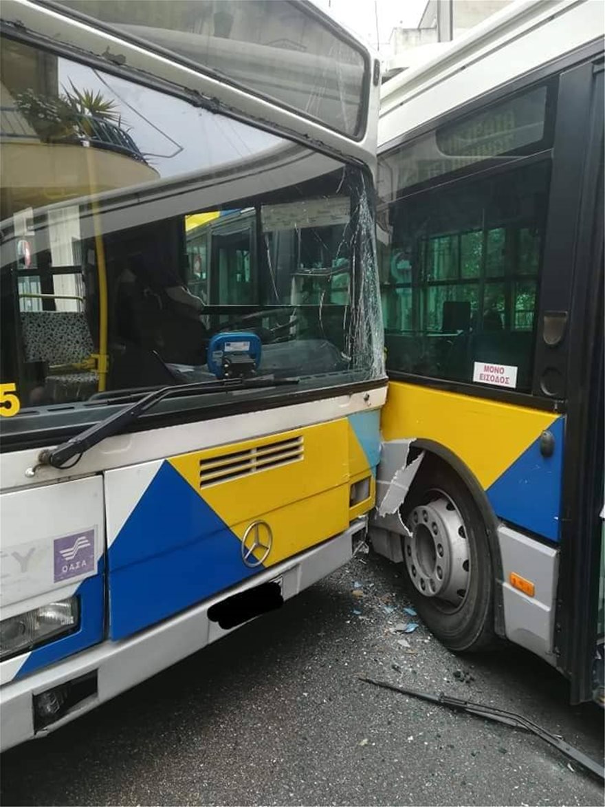 Two buses crash in Athens (photos-video) - ProtoThema English