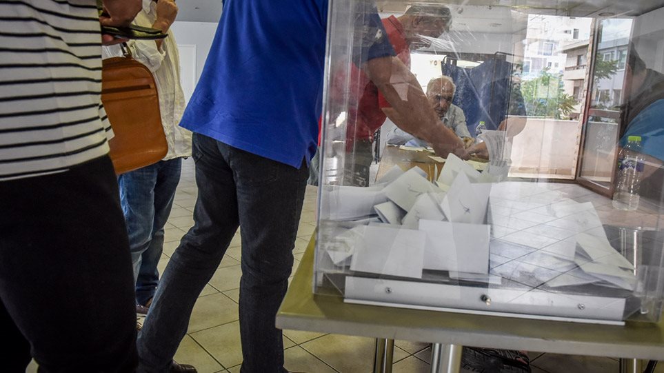 Greeks go to polling stations for EP Elections