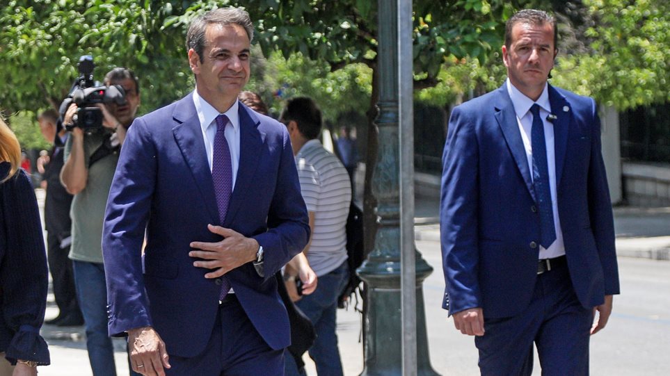 PM Mitsotakis to outline new governance model in cabinet meeting ...