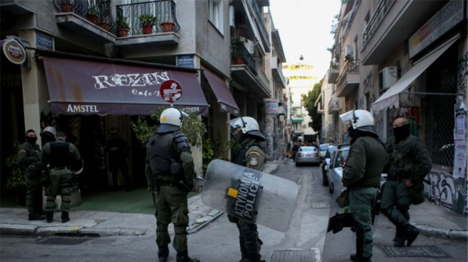 Anarchists storm voting centers, steal one ballot box & burn it in ...