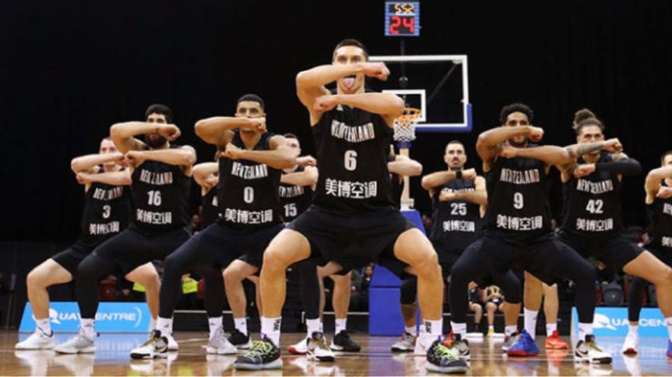 New Zealand's "Haka" dance before the game with Greece But it didn't