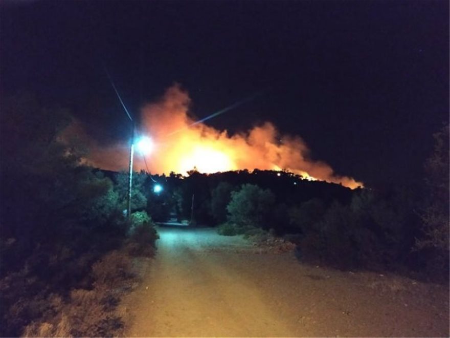 Two fires burning in east Attica (photosvideos)