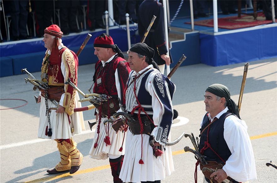 OXI Day celebrations: Impressive military parade in Thessaloniki ...