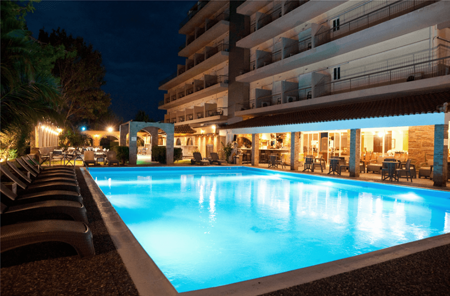 hotels-with-pools-for-refugees-migrants-in-greece-video-photo