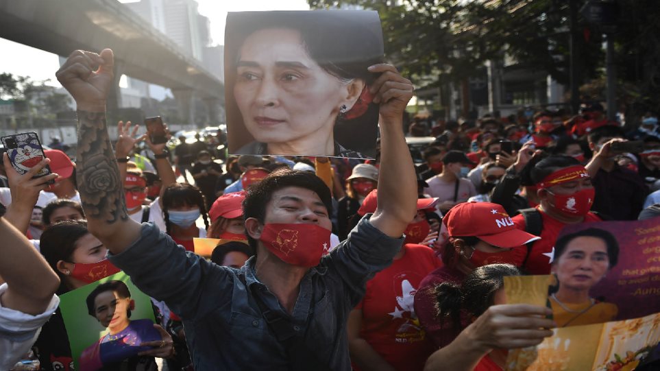 Myanmar coup – Civilian leader Aung San Suu Kyi urged supporters to ...