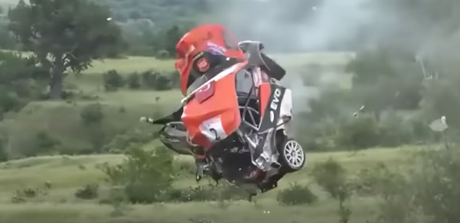 Turkish race car flies through the air in scary crash (video ...