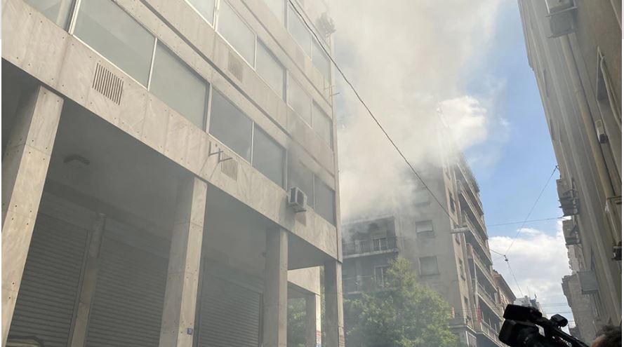 UPD - Fire in Athens building under control (video-photos) - ProtoThema ...
