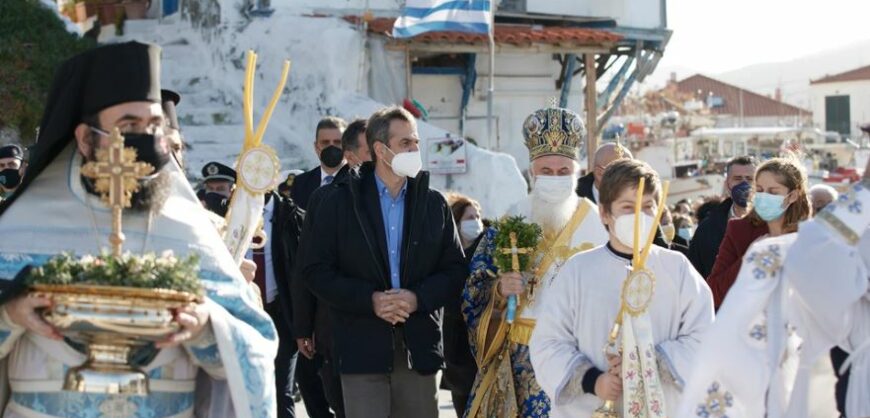 Lemnos: Mitsotakis attends Theophany blessing of waters (VIDEO) 2