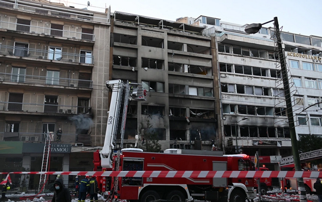 Athens: Strong explosion in a building on Syggrou Avenue (videos-photos ...