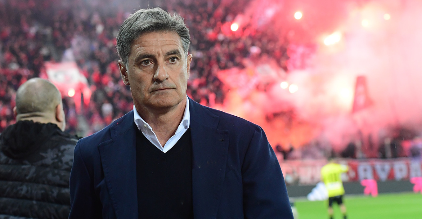Spanish coach of Olympiakos FC Michel resigns after draw against Aris FC |  protothemanews.com