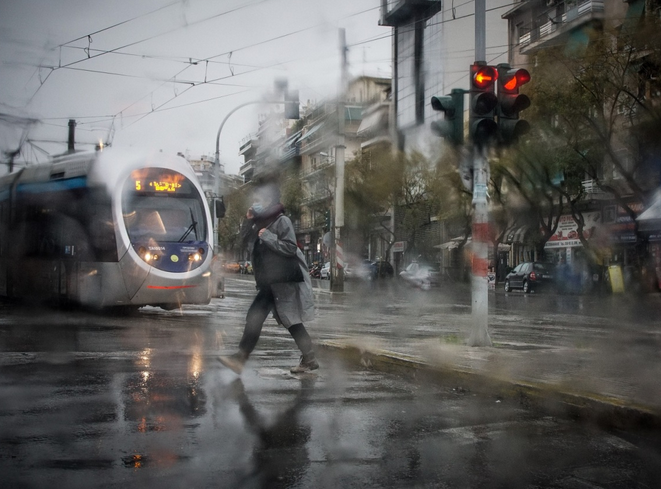 The weather today: Rainy scene remains in much of the country - showers ...