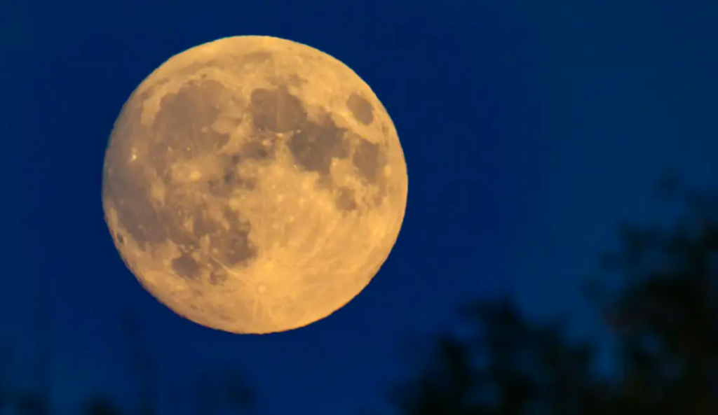 Hunter's Moon: The biggest supermoon of 2024 lights up the night sky ...