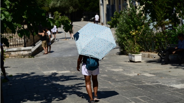 Weather: Strong northerly winds today & the temperature up to 37 degrees - New heatwave from next week