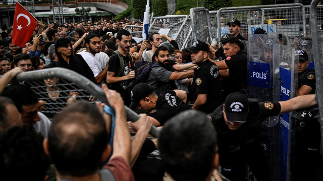 Riots at the CHP offices in Constantinople - Clashes between MPs and ...