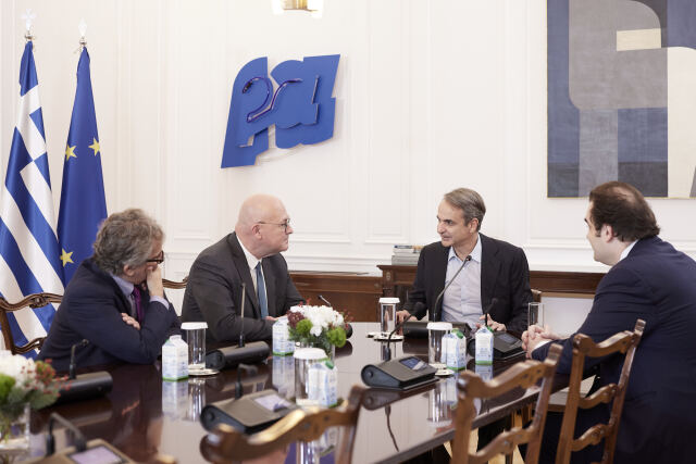 Mitsotakis meets with the Chairman and CEO of Euronext
