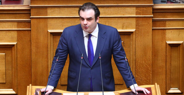 New budget in Parliament: 2.4% growth, 1.76 billion support measures, wage increases and tax cuts in 2026