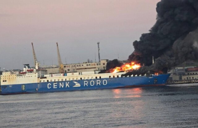 The moment a Russian drone strikes a Turkish ship in the port of Odesa – Watch video