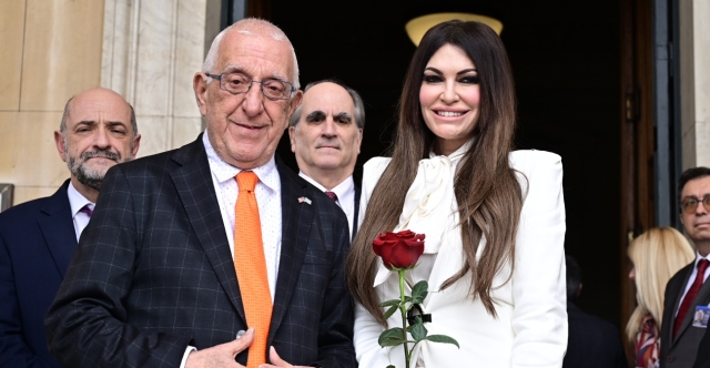 Kimberly Guilfoyle at the Parliament, meets Nikitas Kaklamanis – Watch video