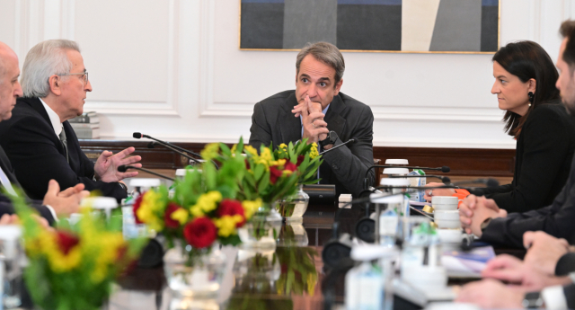 Mitsotakis on collective agreements: Our initiative was noticed by Brussels – Meeting with social partners